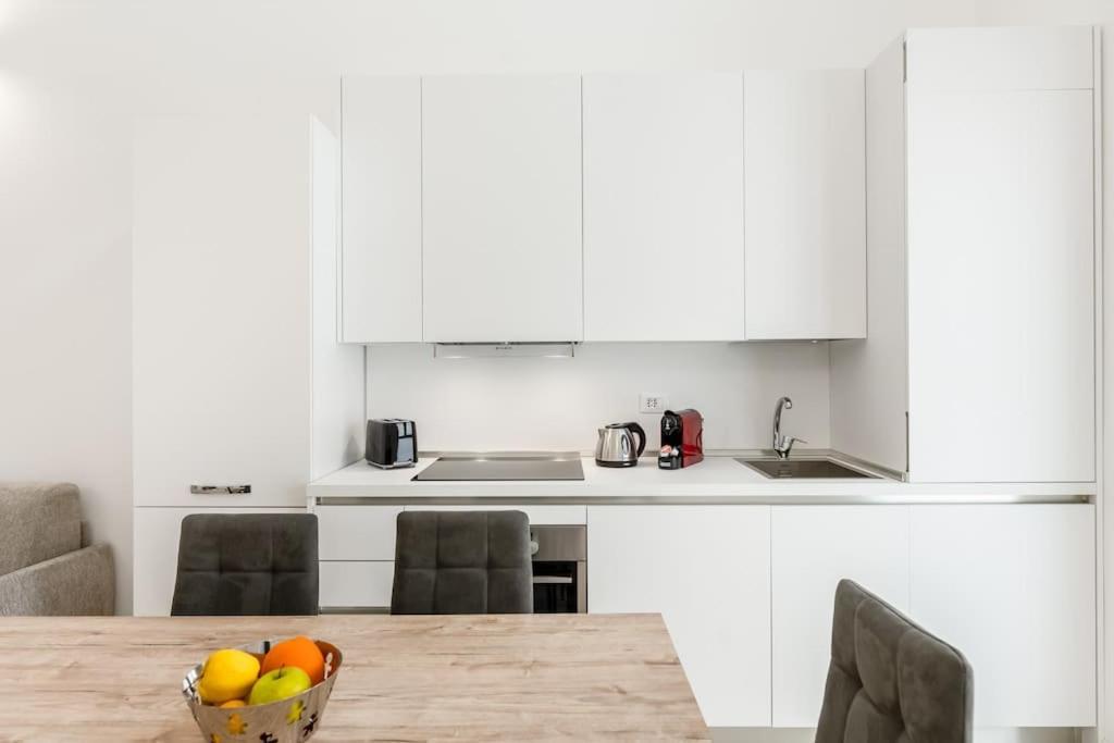 Free Parking - 1 Min Metro To Duomo - Loft Moderno *