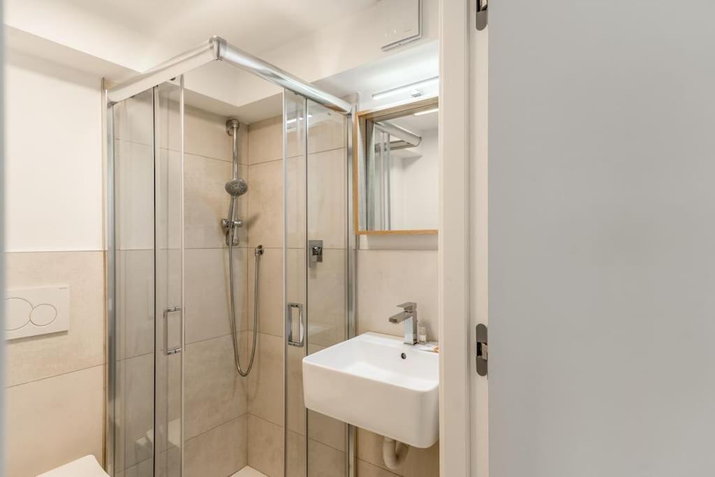 Appartement Free Parking - 1 Min Metro To Duomo - Loft Moderno *