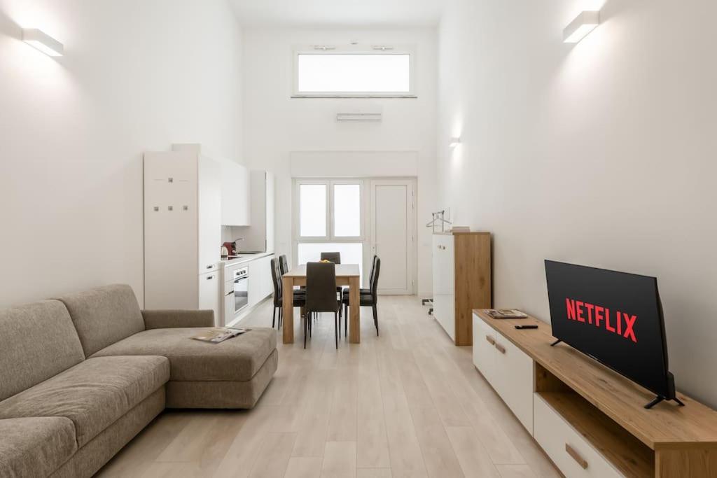 Free Parking - 1 Min Metro To Duomo - Loft Moderno * Milan